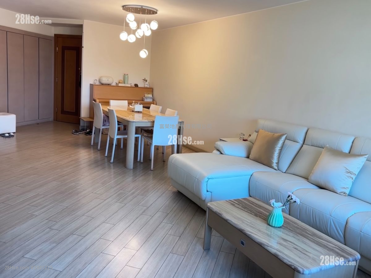 Peninsula Heights Sell 4 Bedrooms , 2 Bathrooms 1,107 ft² ( 102.8 m² )