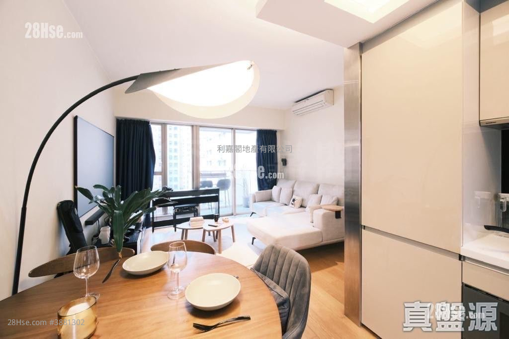 The Nova Sell 2 Bedrooms 582 ft² ( 54.1 m² )