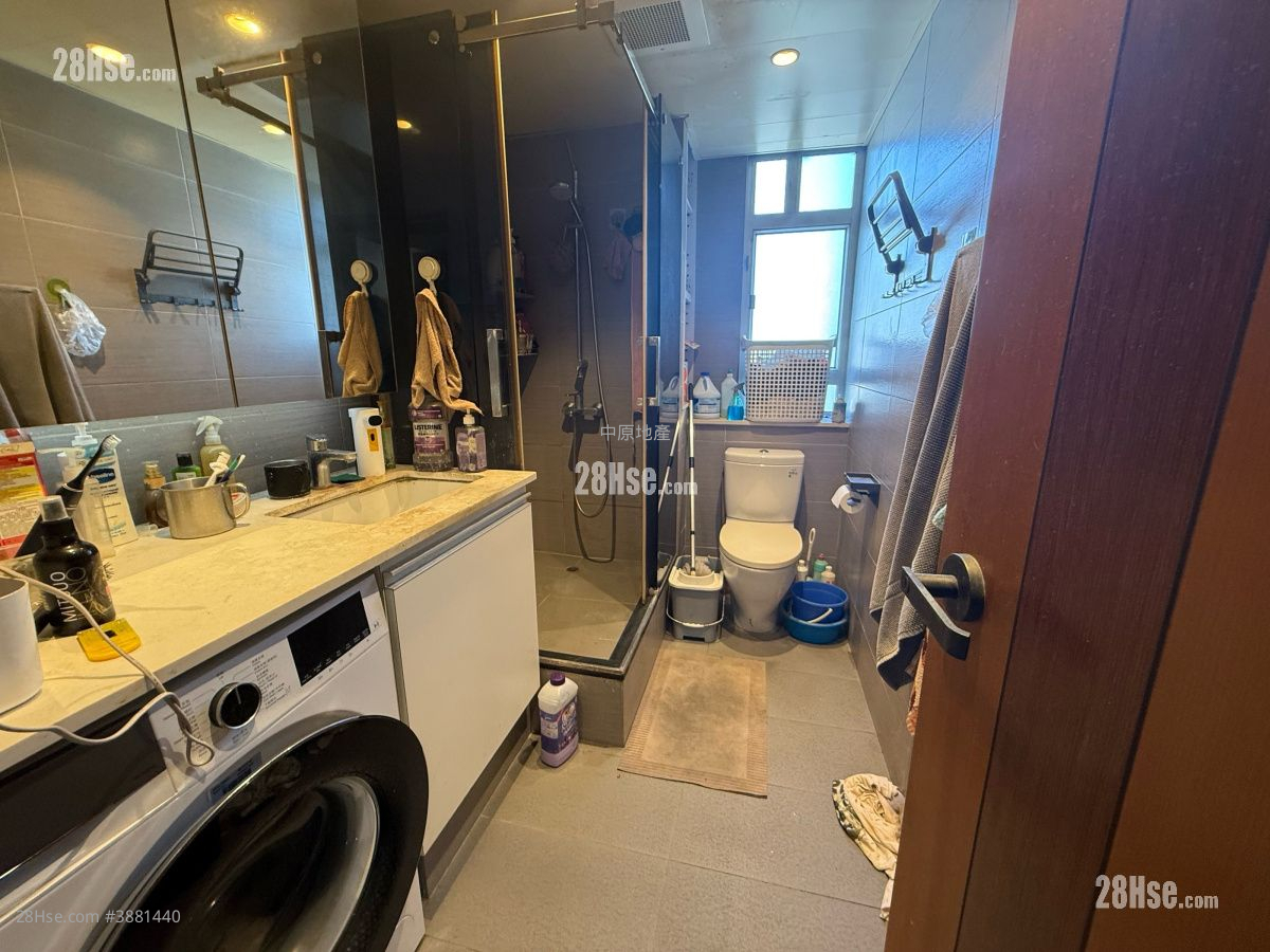 Ching Wah Court Sell 3 Bedrooms , 1 Bathroom
