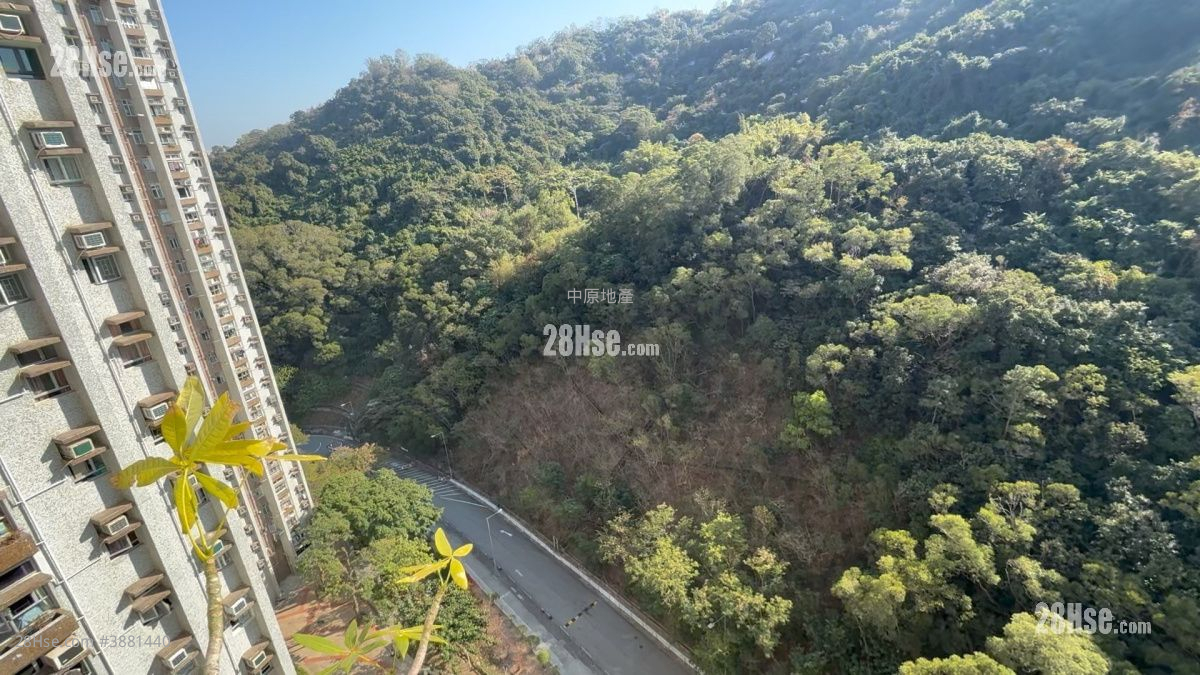 Ching Wah Court Sell 3 Bedrooms , 1 Bathroom