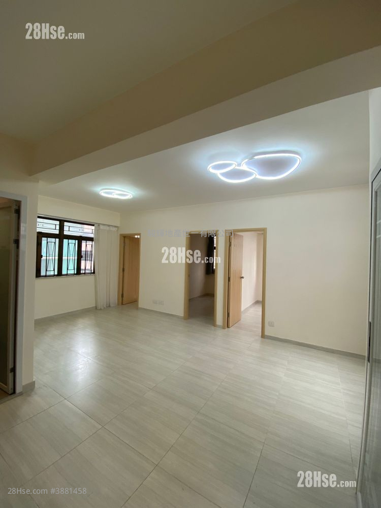 Diamond Court Rental 3 Bedrooms , 1 Bathroom 576 ft² ( 53.5 m² )