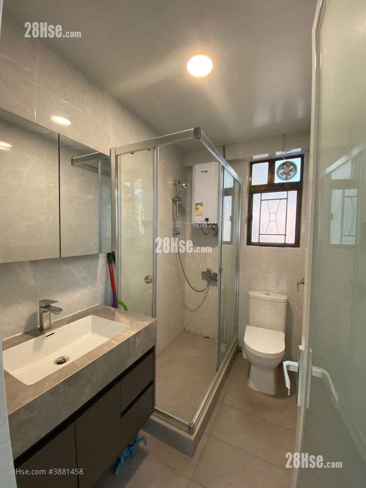 Diamond Court Rental 3 Bedrooms , 1 Bathroom 576 ft² ( 53.5 m² )