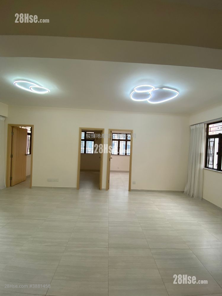 Diamond Court Rental 3 Bedrooms , 1 Bathroom 576 ft² ( 53.5 m² )