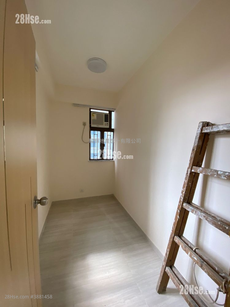 Diamond Court Rental 3 Bedrooms , 1 Bathroom 576 ft² ( 53.5 m² )