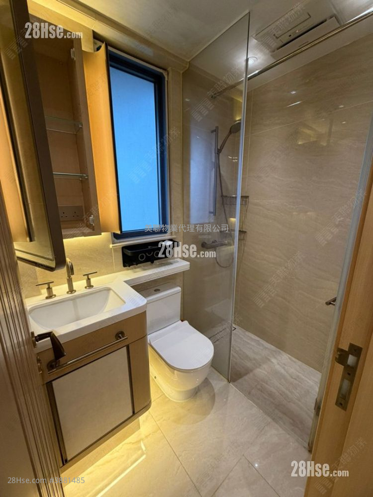 One East Coast Sell 2 Bedrooms , 1 Bathroom 374 ft² ( 34.7 m² )
