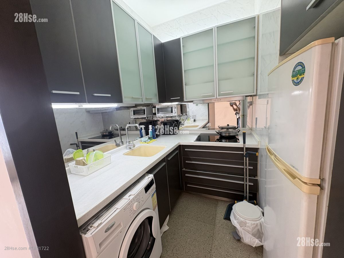 The Metropolis Residence Sell 2 Bedrooms , 1 Bathroom 468 ft² ( 43.5 m² )