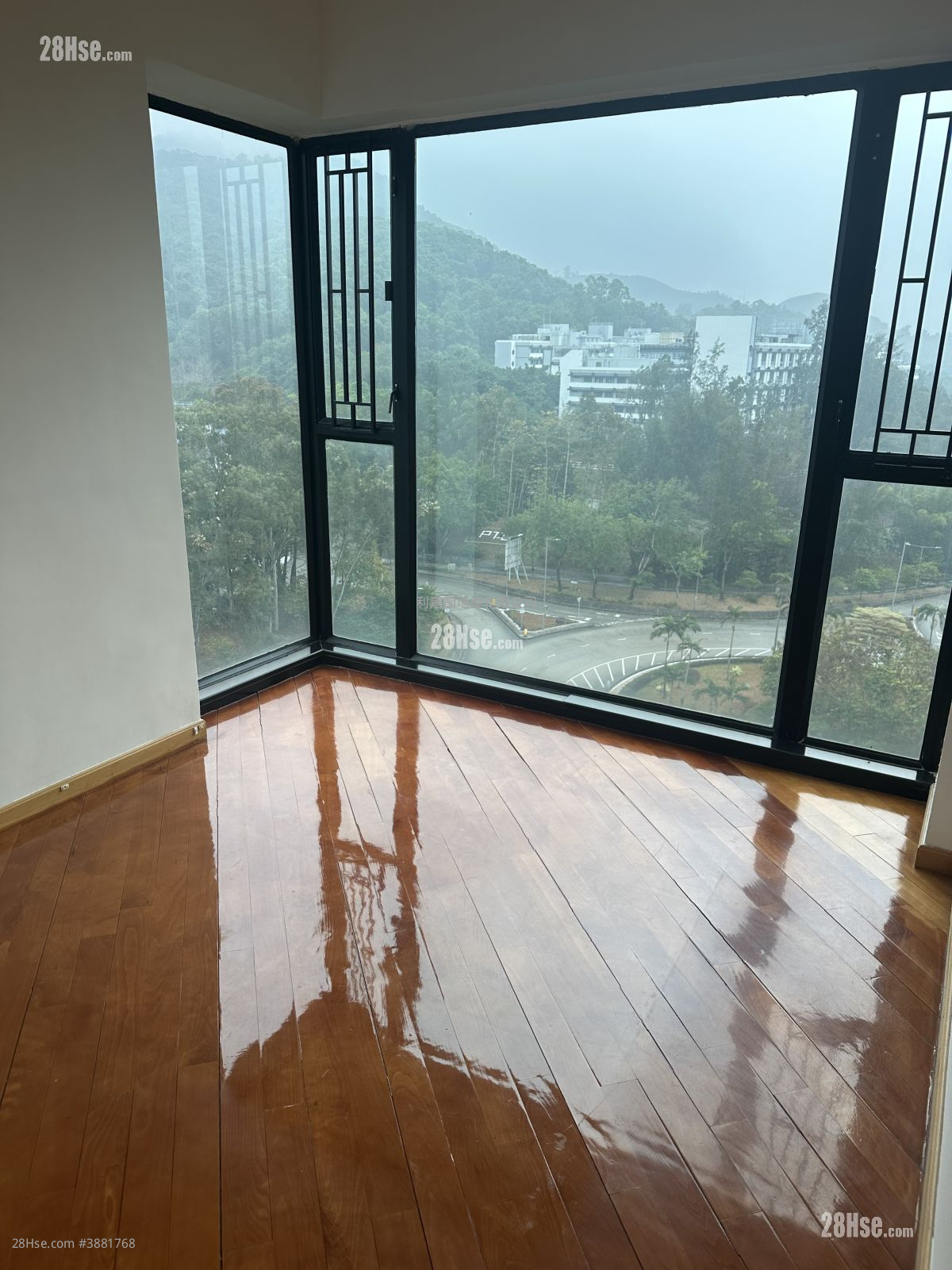 Royal Knoll Sell 4 Bedrooms 944 ft² ( 87.7 m² )