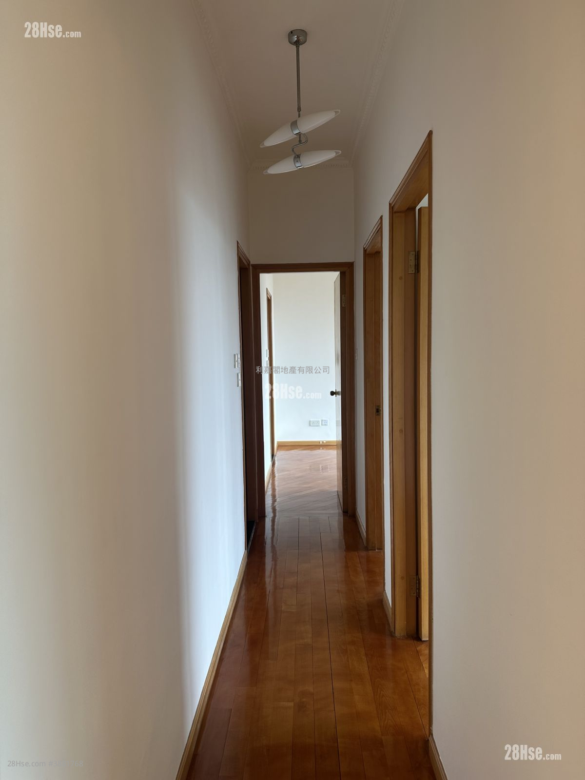 Royal Knoll Sell 4 Bedrooms 944 ft² ( 87.7 m² )