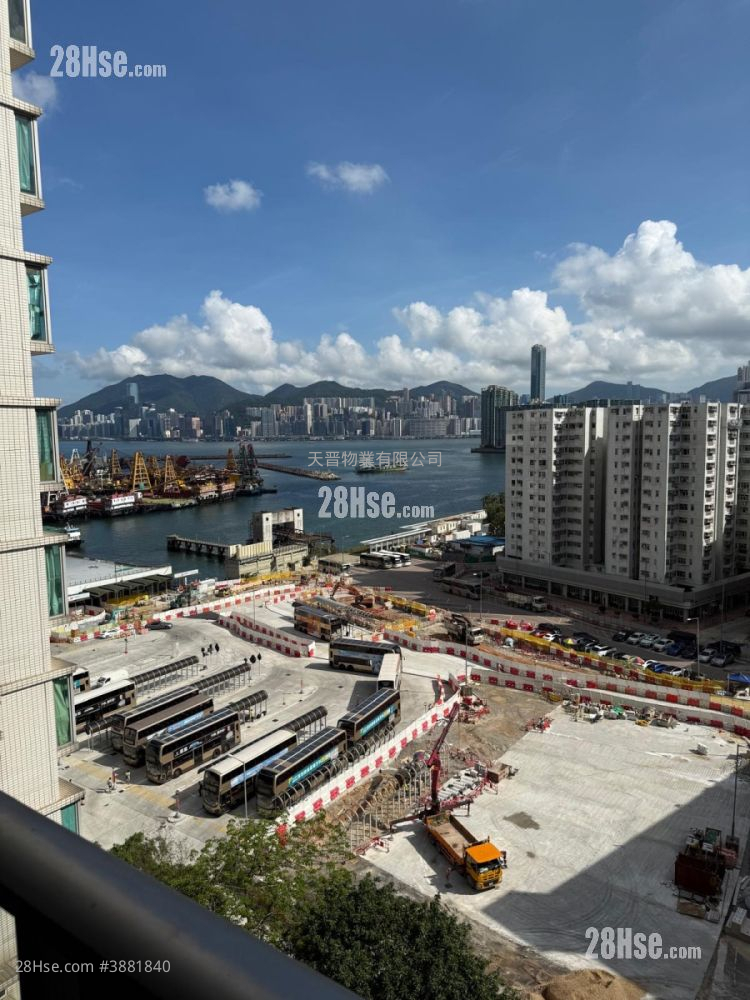 Grand Waterfront Sell 2 Bedrooms , 1 Bathroom 427 ft² ( 39.7 m² )