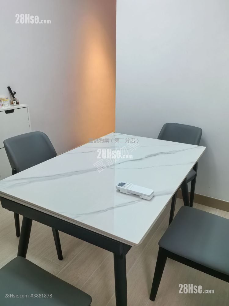 Chill Residence Rental 2 Bedrooms , 1 Bathroom 498 ft² ( 46.3 m² )