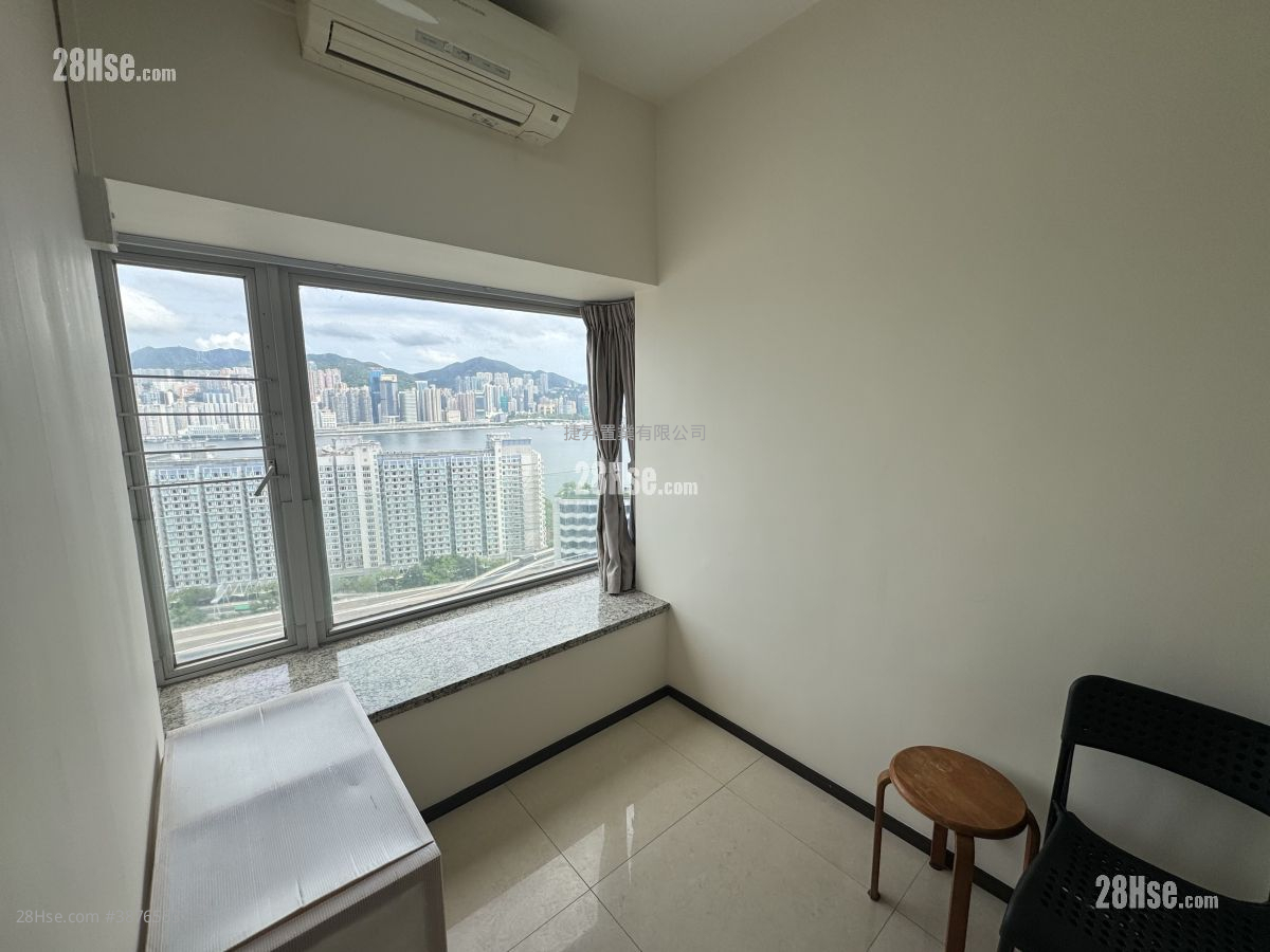 The Metropolis Residence Sell 2 Bedrooms , 1 Bathroom 464 ft² ( 43.1 m² )