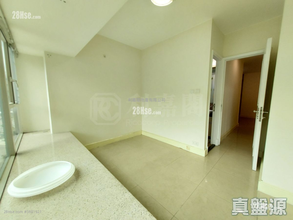 Metro Town Sell 3 Bedrooms 638 ft² ( 59.3 m² )