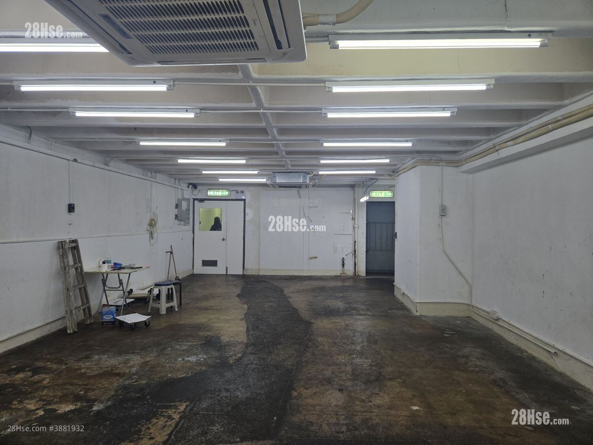 金龙工业中心 租盘 875 平方尺 ( 81.3 平方米 )