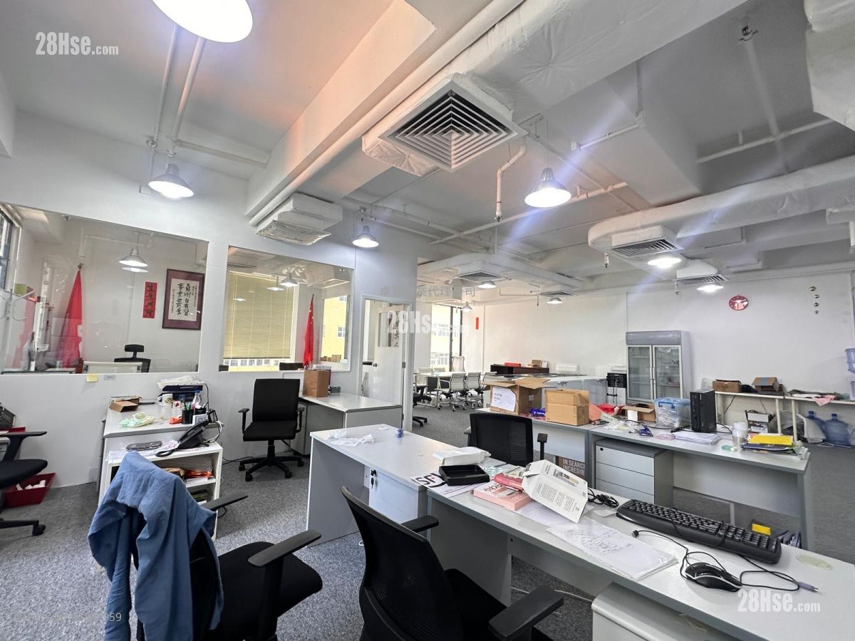 Easy Tower Rental 1,251 ft² ( 116.2 m² )
