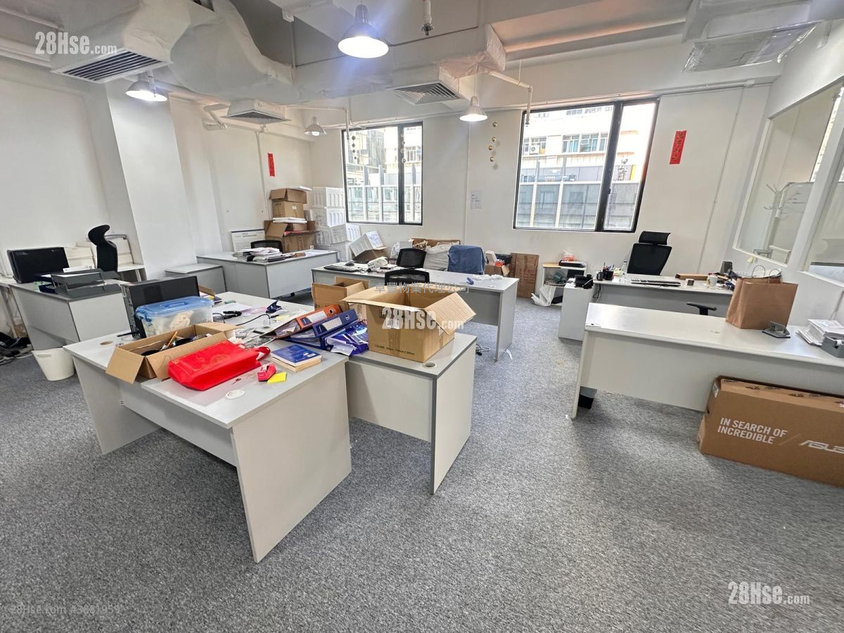 Easy Tower Rental 1,251 ft² ( 116.2 m² )