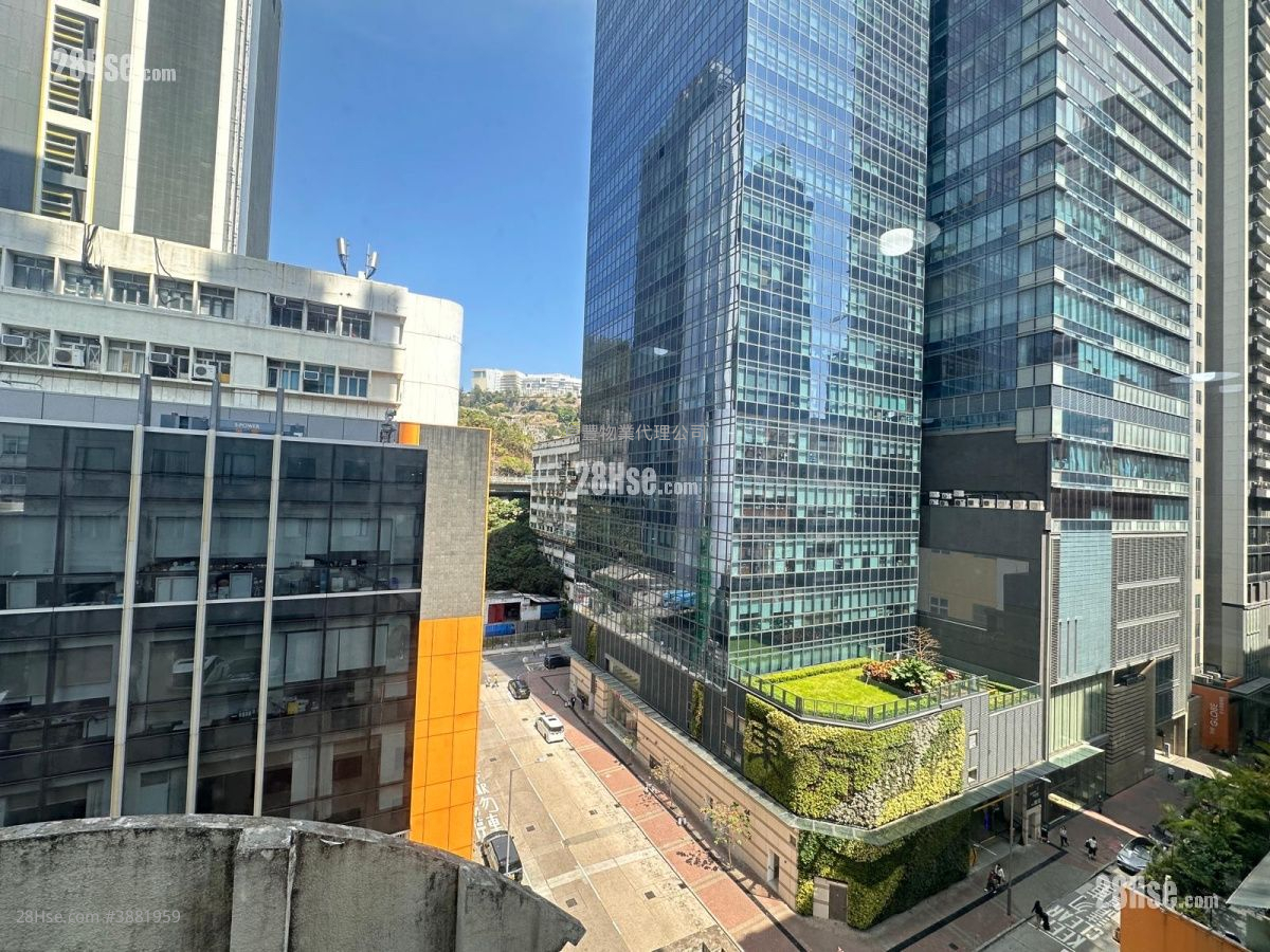 Easy Tower Rental 1,251 ft² ( 116.2 m² )