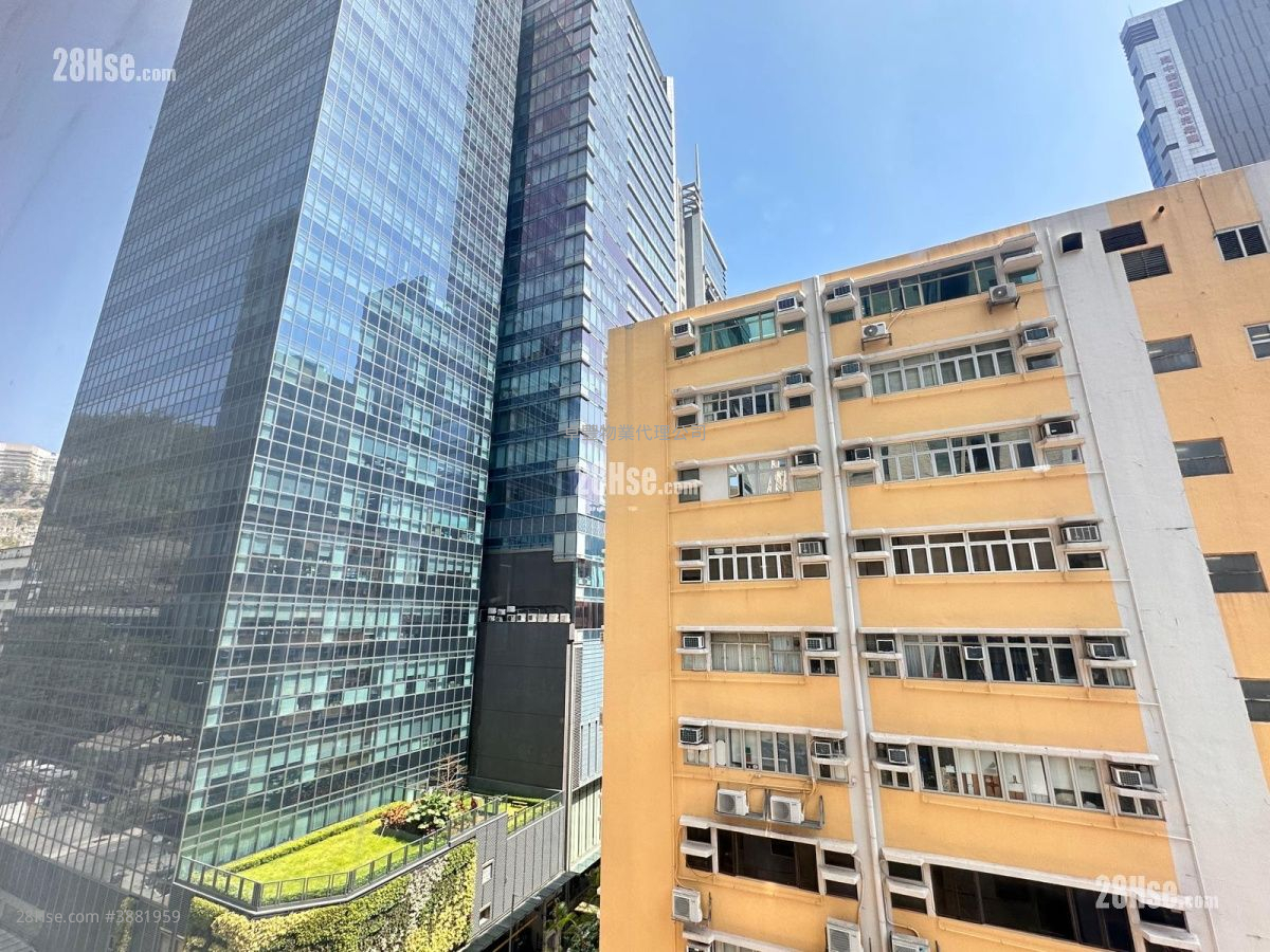 Easy Tower Rental 1,251 ft² ( 116.2 m² )