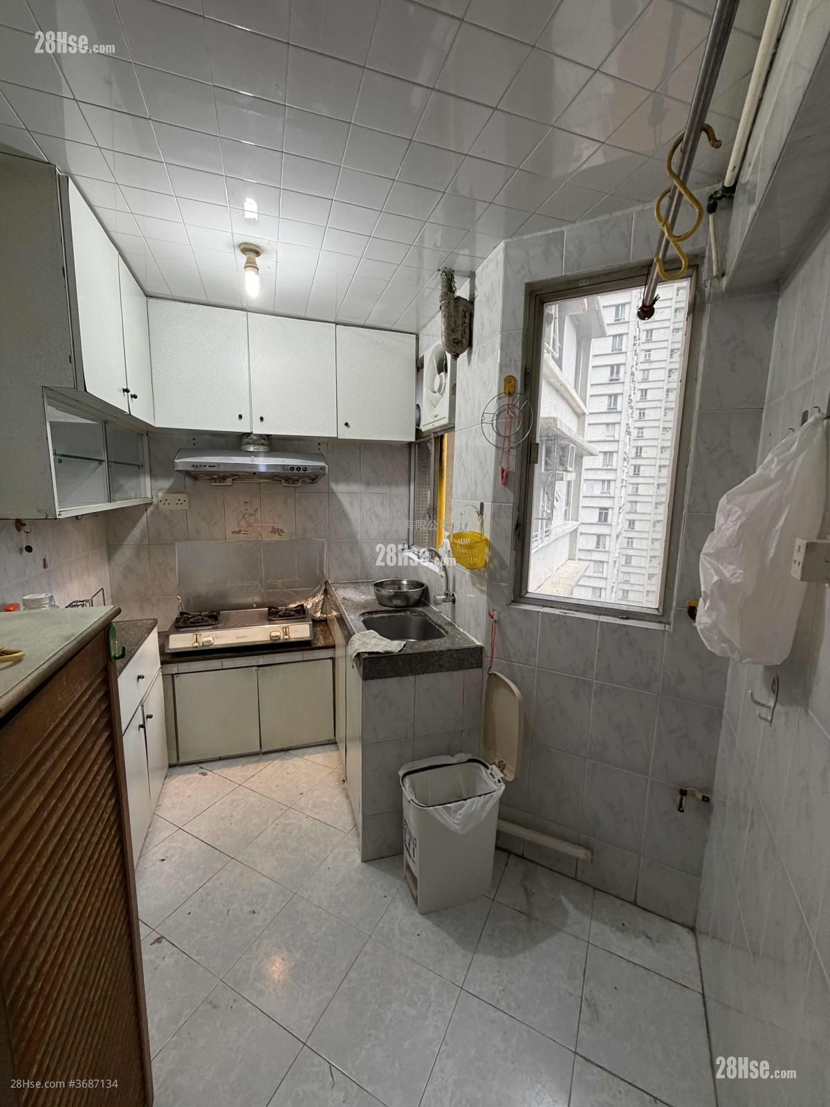 Cheung Wo Court Sell 3 Bedrooms , 1 Bathroom 548 ft² ( 50.9 m² )