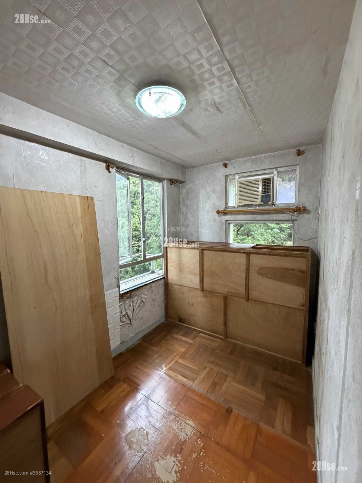 Cheung Wo Court Sell 3 Bedrooms , 1 Bathroom 548 ft² ( 50.9 m² )