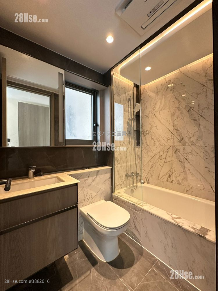 Le Pont Rental 4 Bedrooms , 1 Bathroom 797 ft² ( 74.0 m² )
