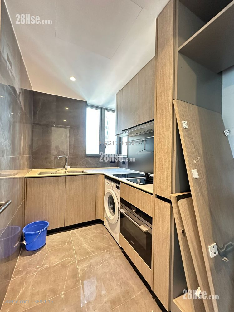 Le Pont Rental 4 Bedrooms , 1 Bathroom 797 ft² ( 74.0 m² )
