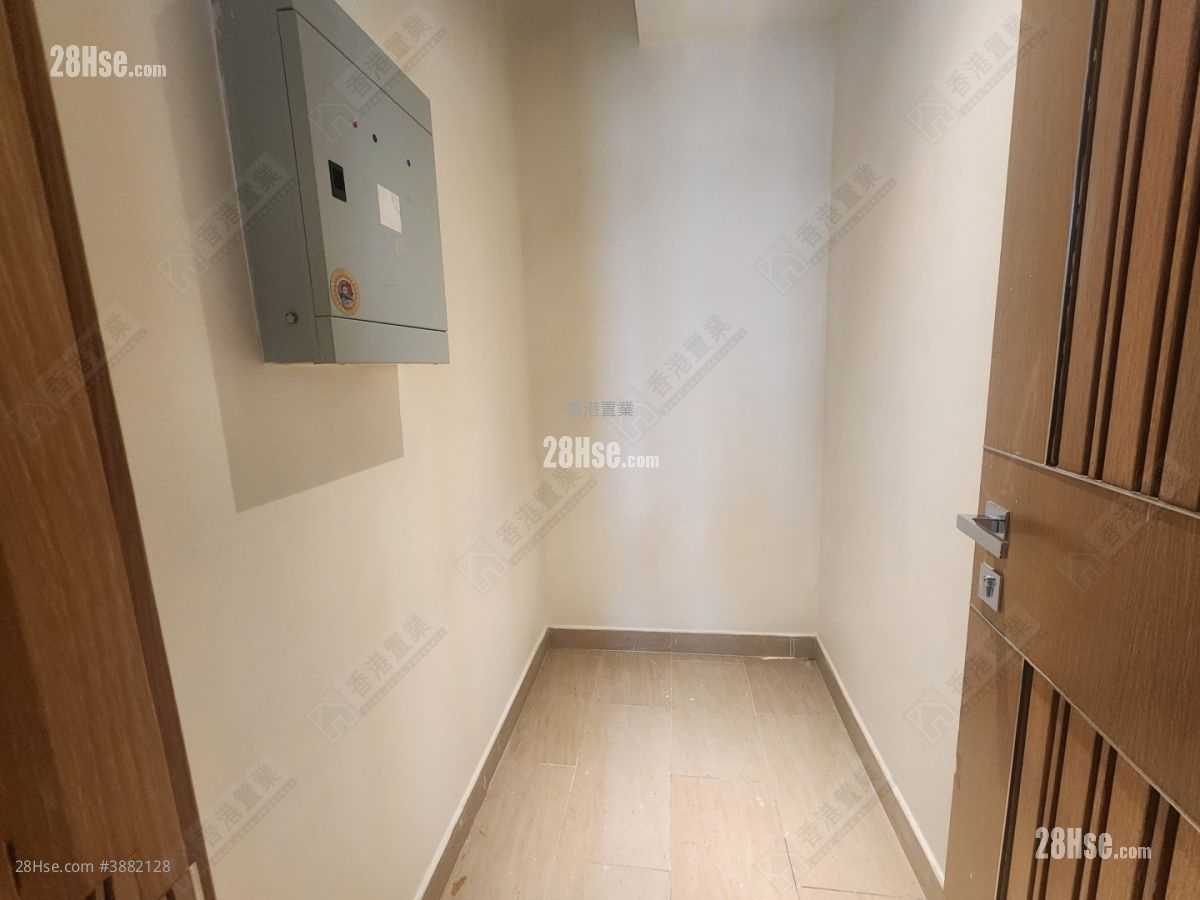One Homantin Sell 3 Bedrooms , 2 Bathrooms 736 ft² ( 68.4 m² )