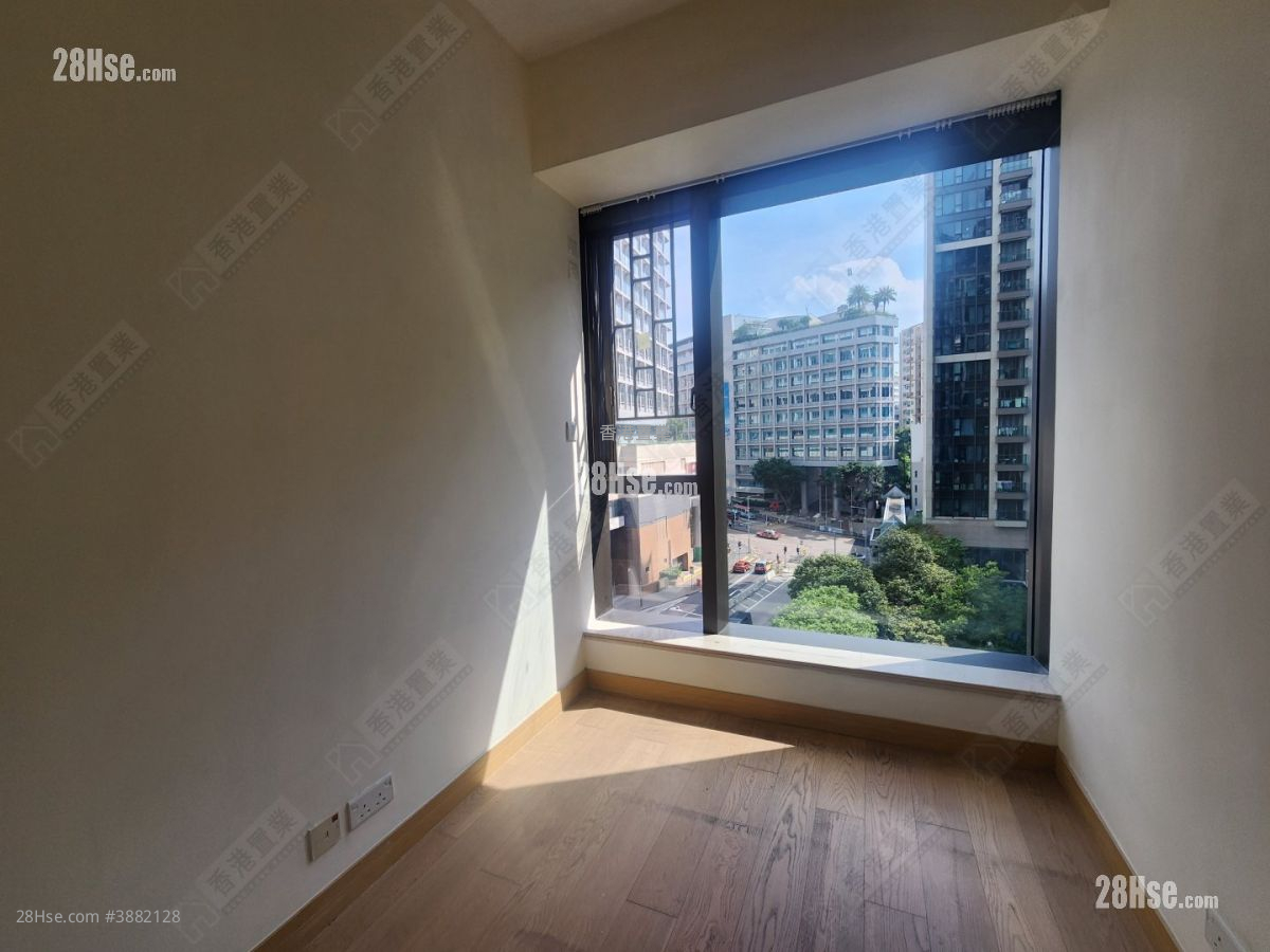 One Homantin Sell 3 Bedrooms , 2 Bathrooms 736 ft² ( 68.4 m² )