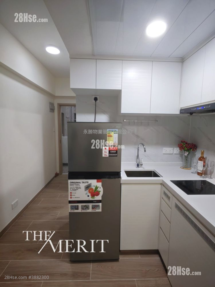 Hennessy Road Court Rental 2 Bedrooms , 1 Bathroom 365 ft² ( 33.9 m² )