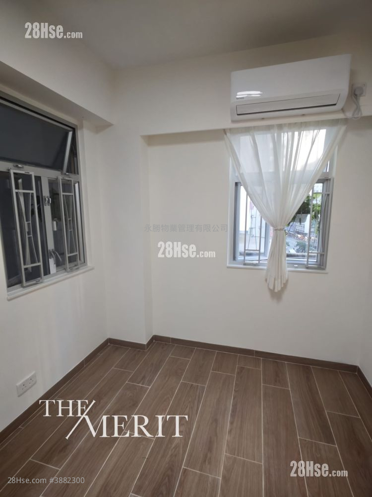 Hennessy Road Court Rental 2 Bedrooms , 1 Bathroom 365 ft² ( 33.9 m² )