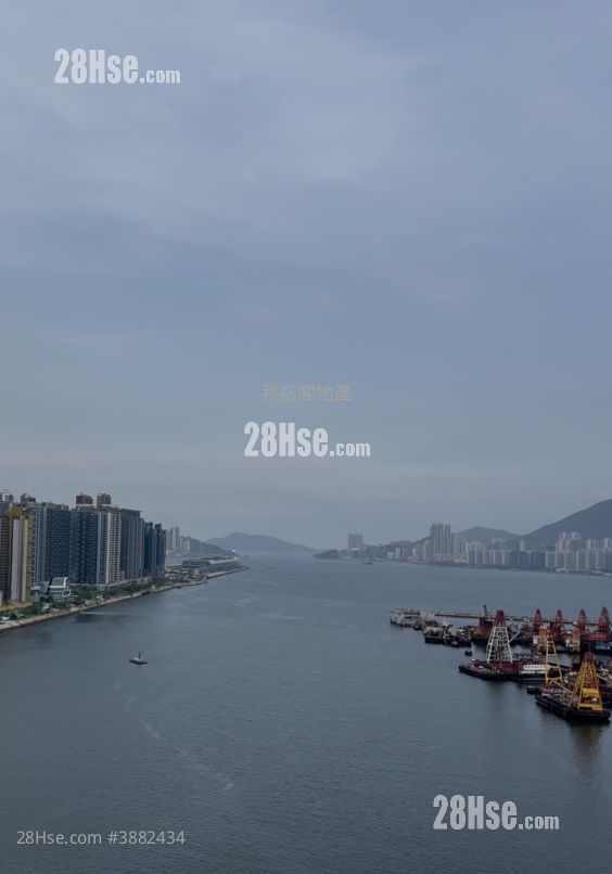 Grand Waterfront Sell 2 Bedrooms 616 ft² ( 57.2 m² )