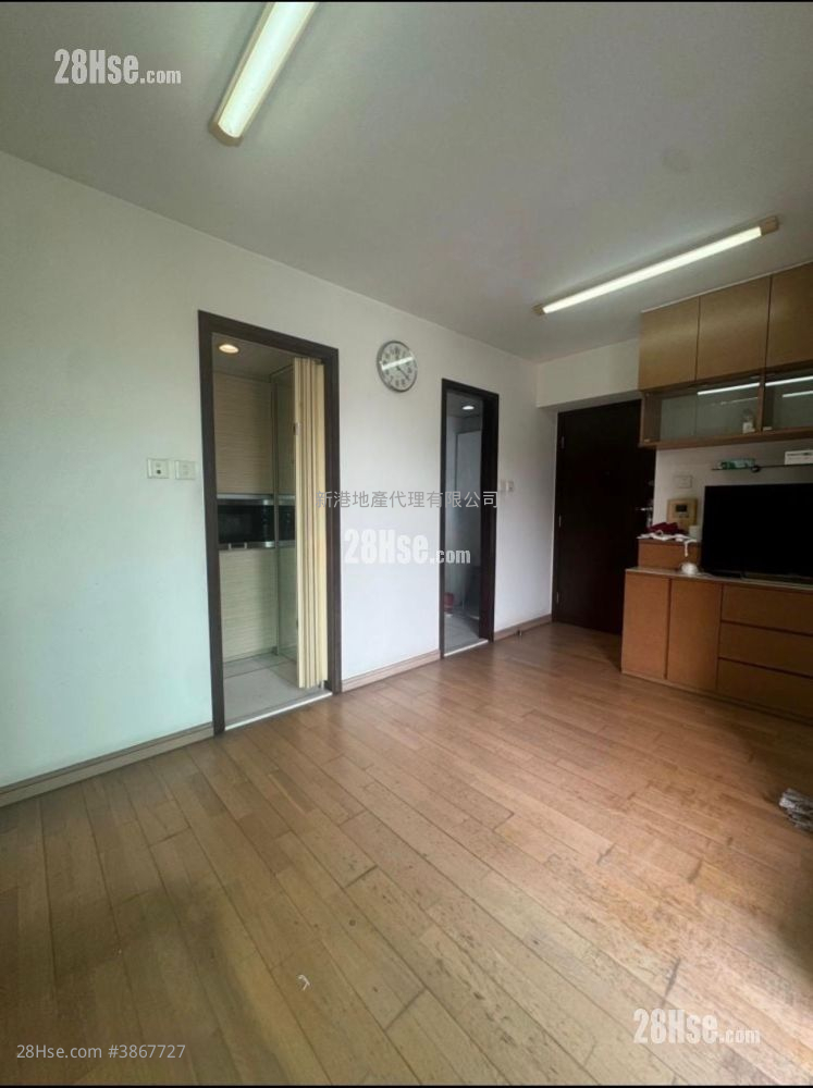 Grand Waterfront Sell 2 Bedrooms , 1 Bathroom 427 ft² ( 39.7 m² )