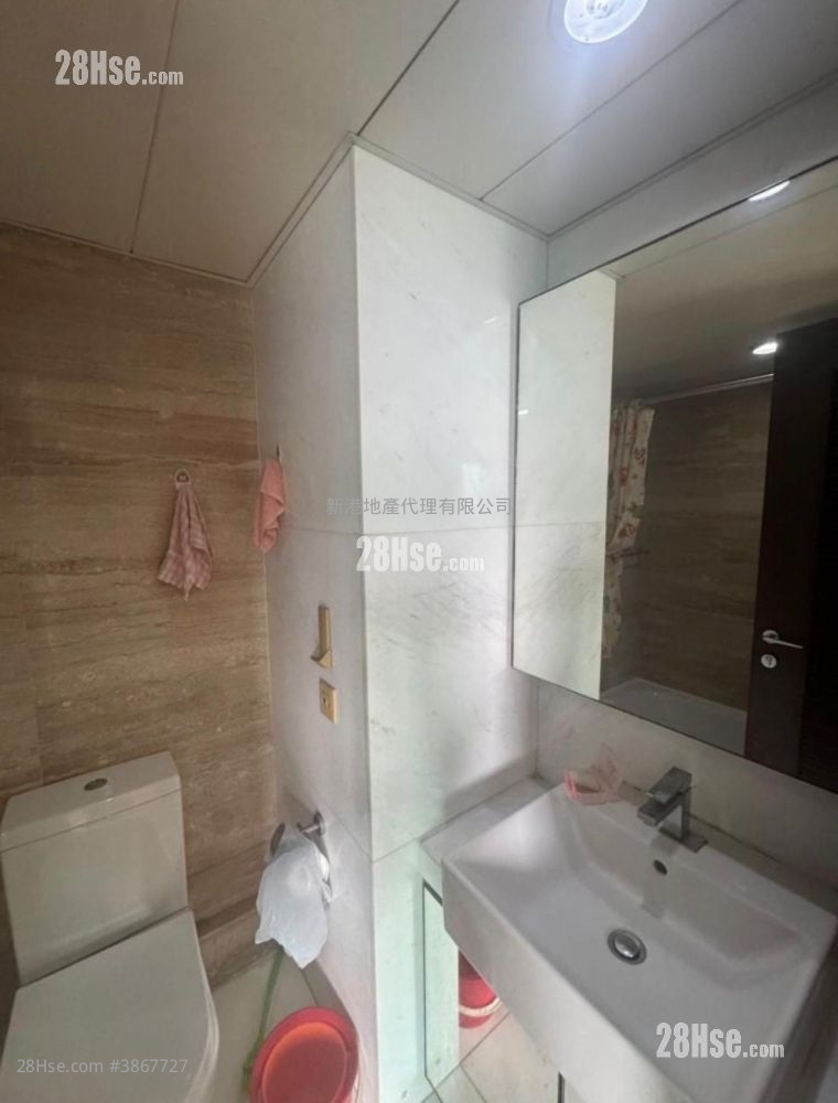 Grand Waterfront Sell 2 Bedrooms , 1 Bathroom 427 ft² ( 39.7 m² )