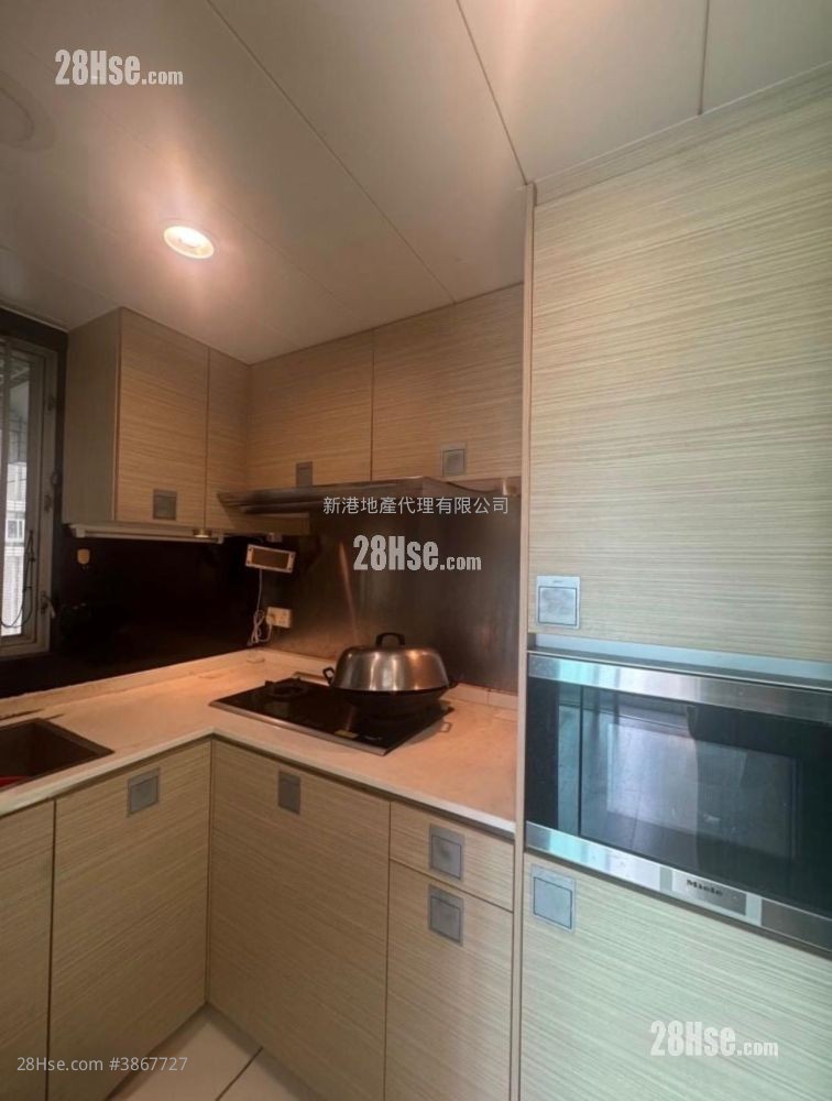 Grand Waterfront Sell 2 Bedrooms , 1 Bathroom 427 ft² ( 39.7 m² )