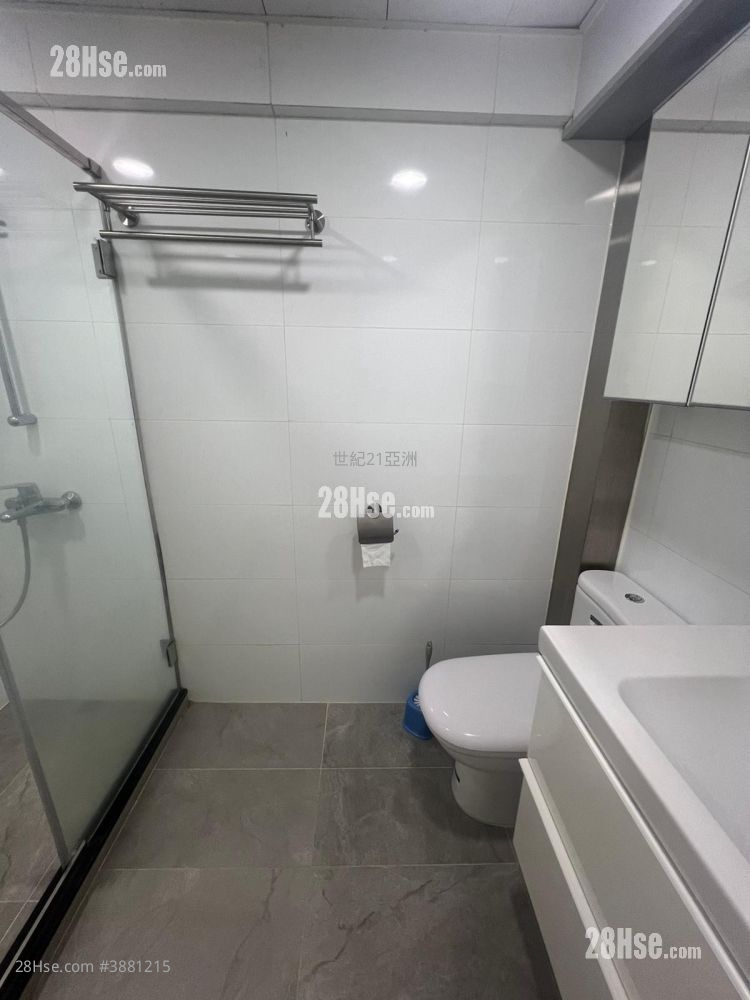 Hennessy Road Court Rental 2 Bedrooms , 1 Bathroom 369 ft² ( 34.3 m² )