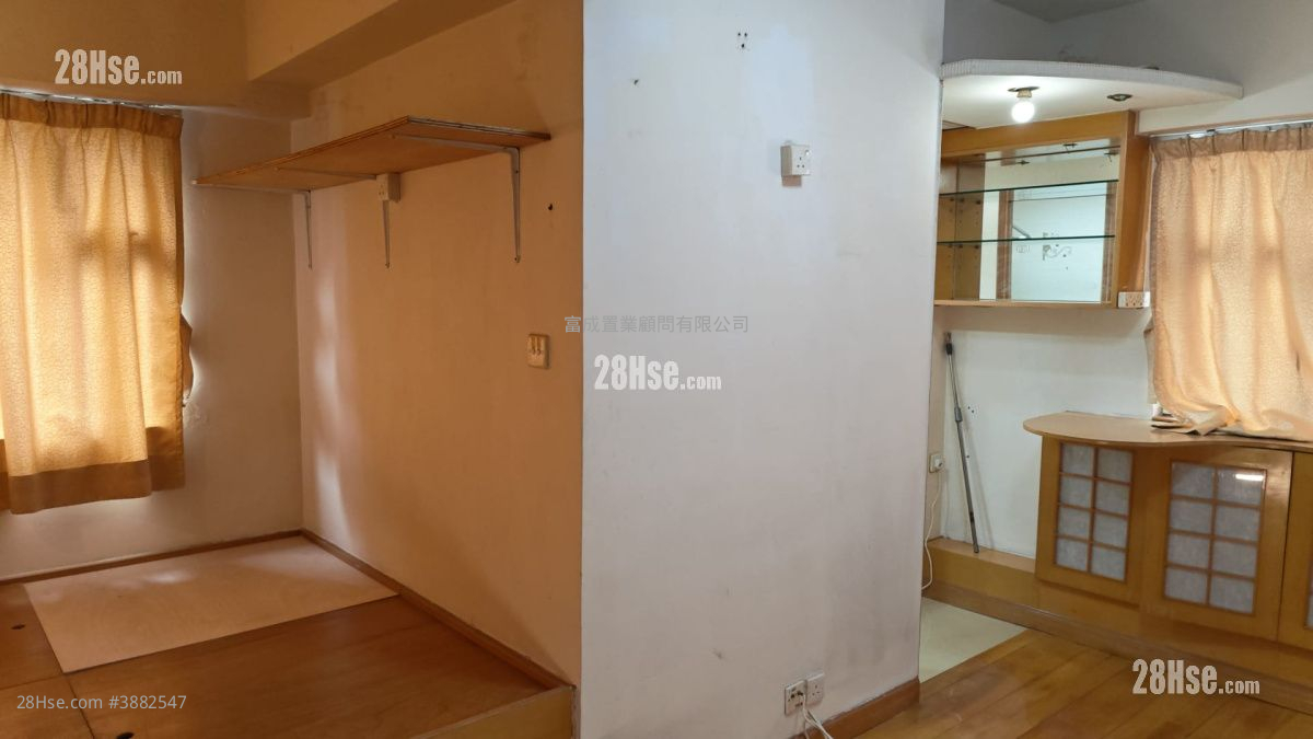 Ting Hing Building Rental Studio , 1 Bathroom 281 ft² ( 26.1 m² )
