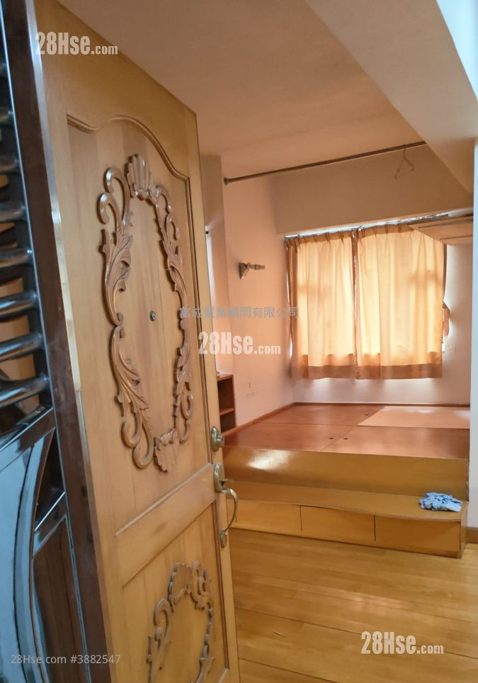 Ting Hing Building Rental Studio , 1 Bathroom 281 ft² ( 26.1 m² )