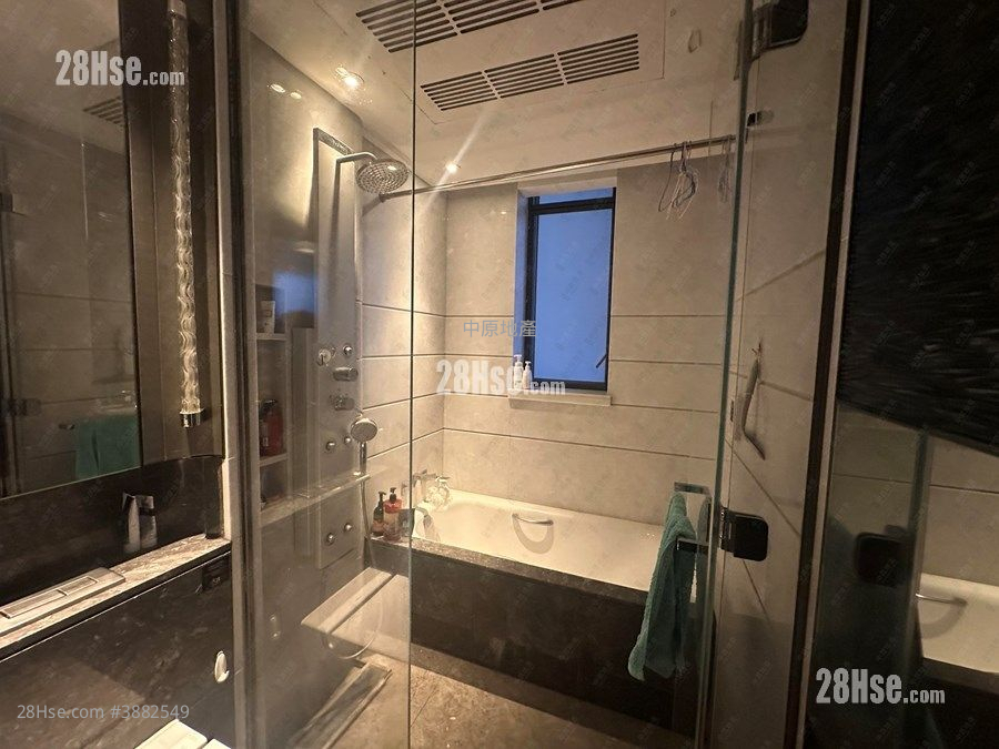 Ultima Rental 4 Bedrooms , 4 Bathrooms 1,170 ft² ( 108.7 m² )