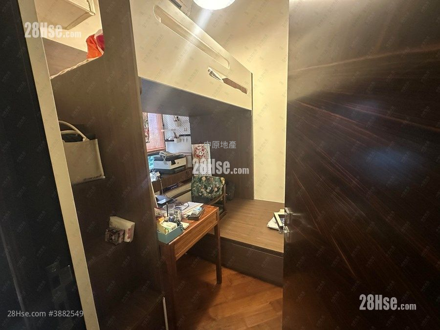 Ultima Rental 4 Bedrooms , 4 Bathrooms 1,170 ft² ( 108.7 m² )