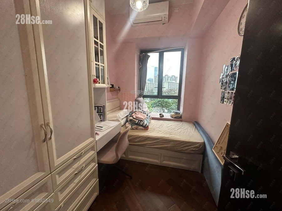 Ultima Rental 4 Bedrooms , 4 Bathrooms 1,170 ft² ( 108.7 m² )