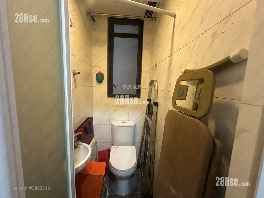 Ultima Rental 4 Bedrooms , 4 Bathrooms 1,170 ft² ( 108.7 m² )