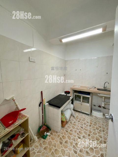 United Building Sell 2 Bedrooms , 1 Bathroom 278 ft² ( 25.8 m² )