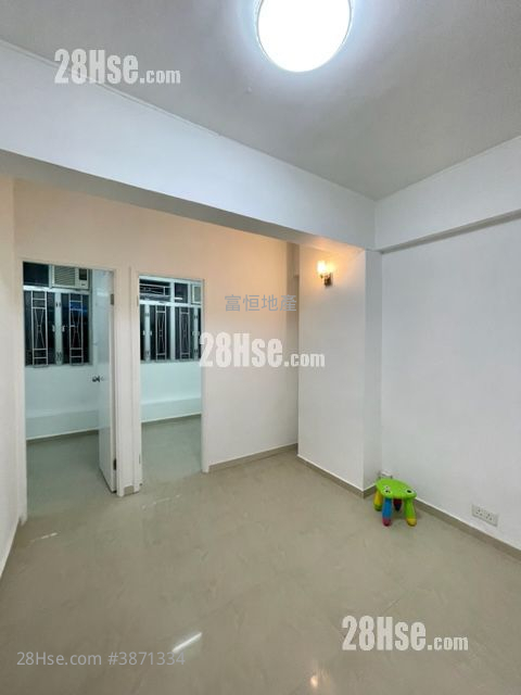 United Building Sell 2 Bedrooms , 1 Bathroom 278 ft² ( 25.8 m² )