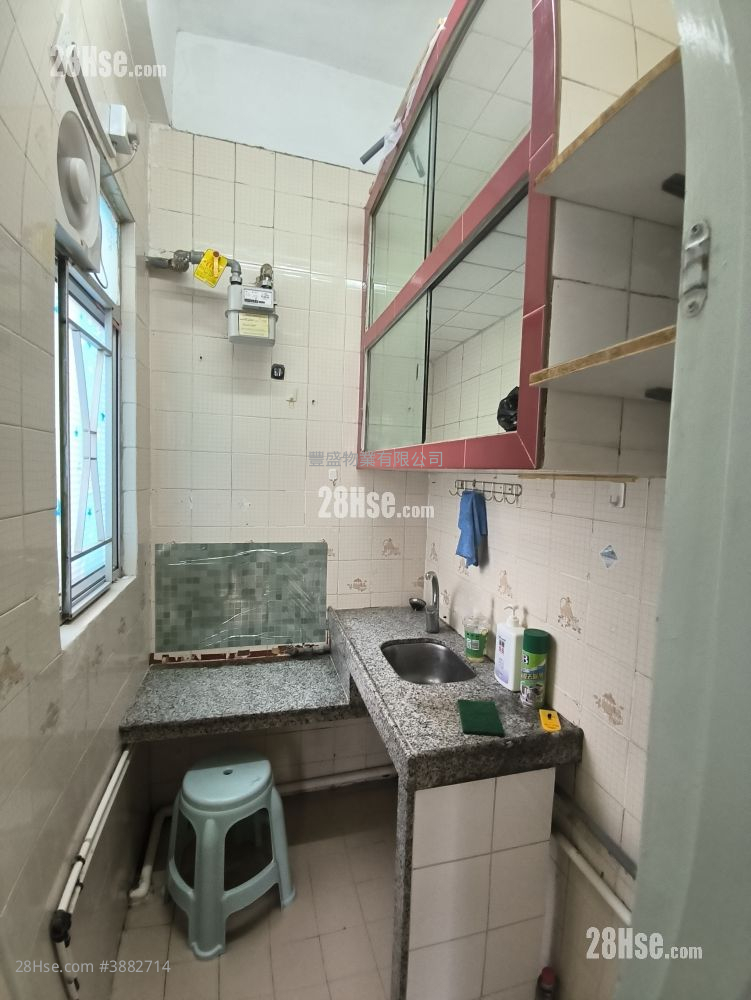Hing Lung Building Rental 2 Bedrooms , 1 Bathroom 258 ft² ( 24.0 m² )