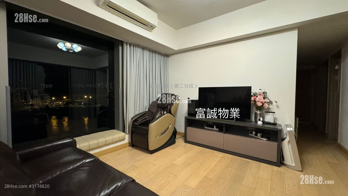 Peninsula East Rental 4 Bedrooms , 3 Bathrooms 999 ft² ( 92.8 m² )
