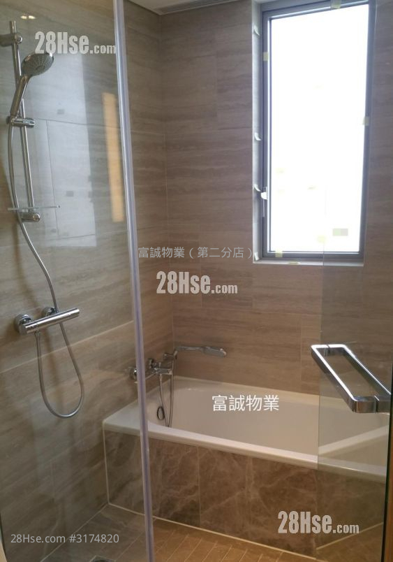 Peninsula East Rental 4 Bedrooms , 3 Bathrooms 999 ft² ( 92.8 m² )