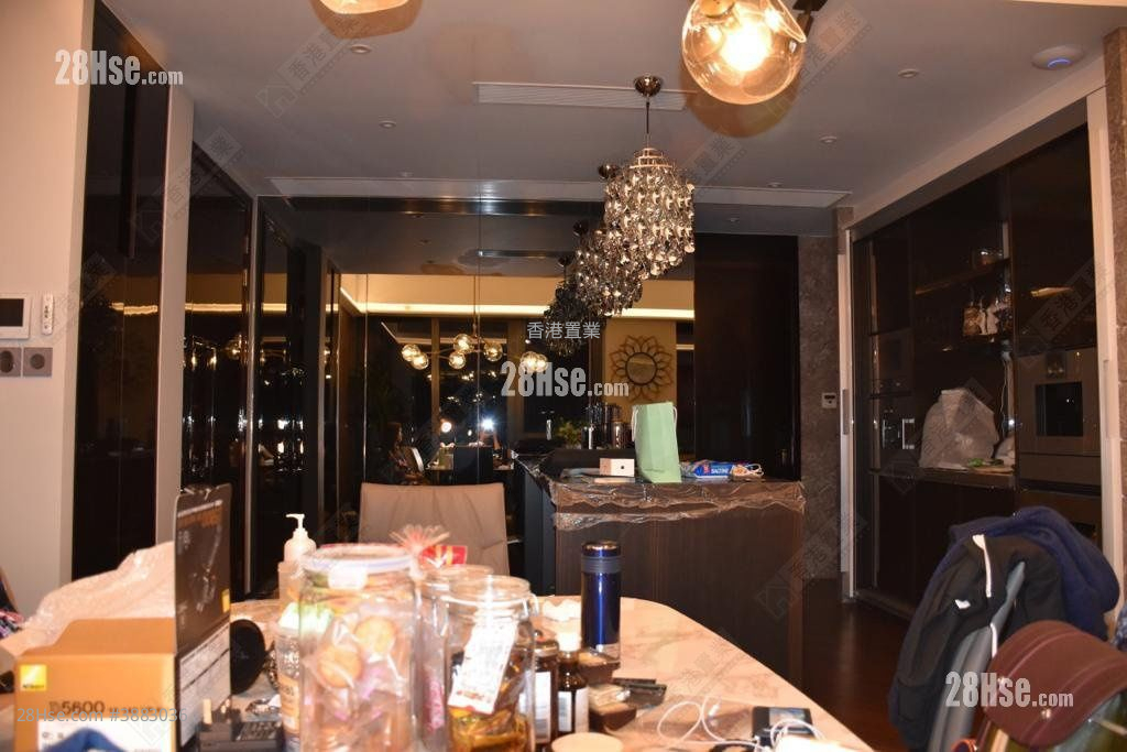 Ultima Rental 4 Bedrooms , 3 Bathrooms 1,581 ft² ( 146.9 m² )