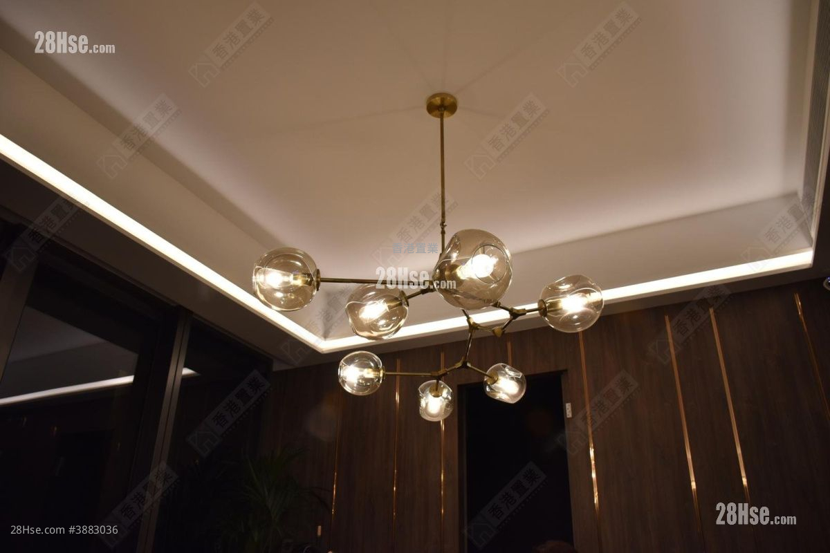 Ultima Rental 4 Bedrooms , 3 Bathrooms 1,581 ft² ( 146.9 m² )
