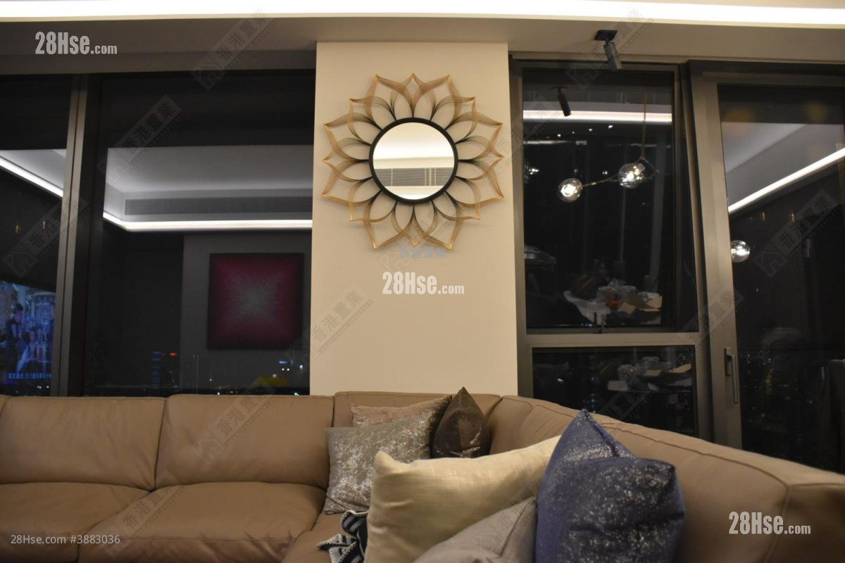 Ultima Rental 4 Bedrooms , 3 Bathrooms 1,581 ft² ( 146.9 m² )