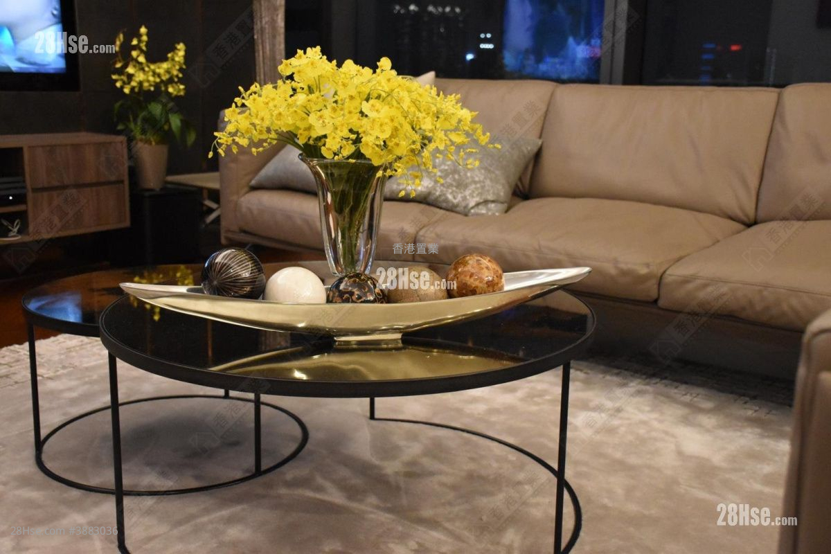 Ultima Rental 4 Bedrooms , 3 Bathrooms 1,581 ft² ( 146.9 m² )