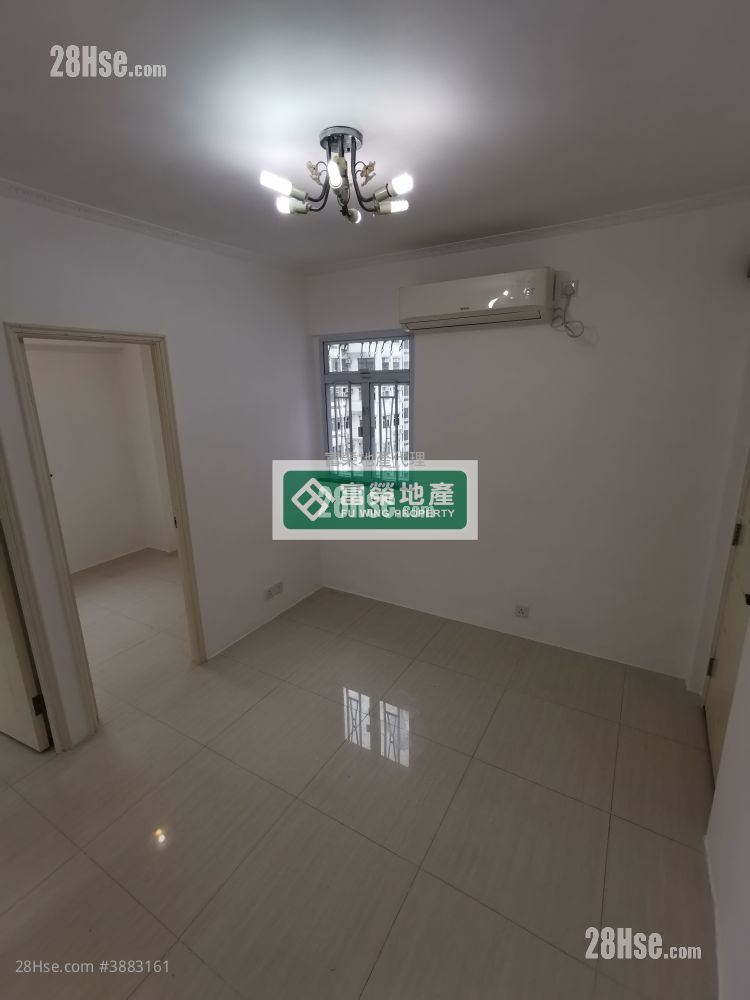 Wai Fat Building Sell 2 Bedrooms , 1 Bathroom 259 ft² ( 24.1 m² )